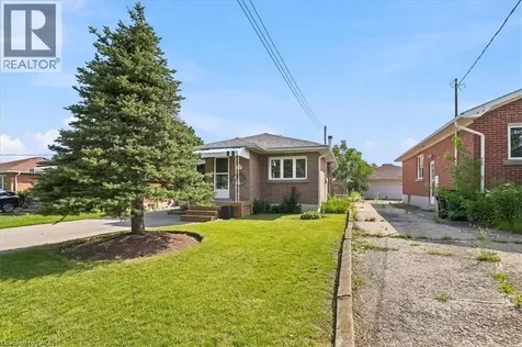 472 Highland Road East Kitchener ON N2M 3W7