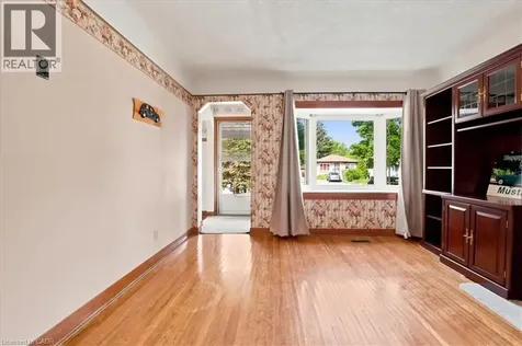 472 Highland Road East Kitchener ON N2M 3W7