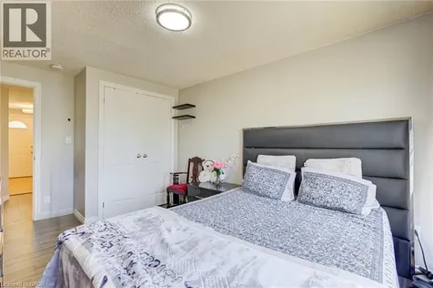 22 Blackhorne Crescent Kitchener ON N2E 1T1