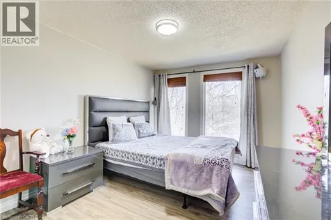 22 Blackhorne Crescent Kitchener ON N2E 1T1