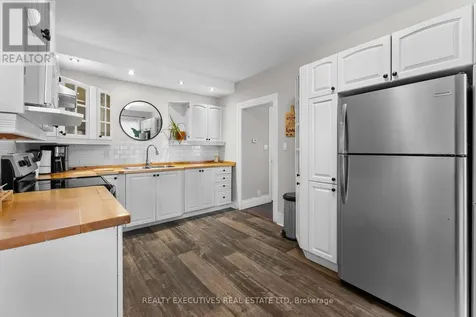 28 5th Street East Cornwall ON K6H 2L4
