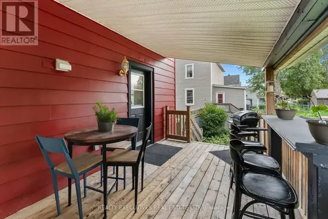 28 5th Street East Cornwall ON K6H 2L4