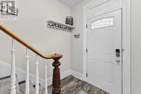 28 5th Street East Cornwall ON K6H 2L4