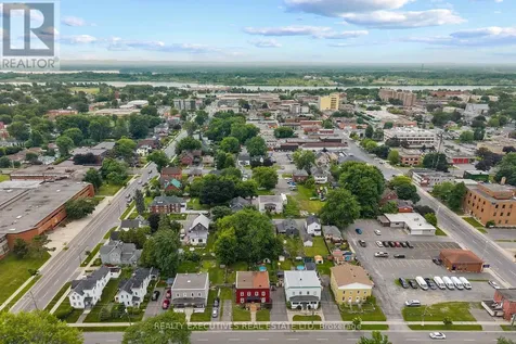 28 5th Street East Cornwall ON K6H 2L4