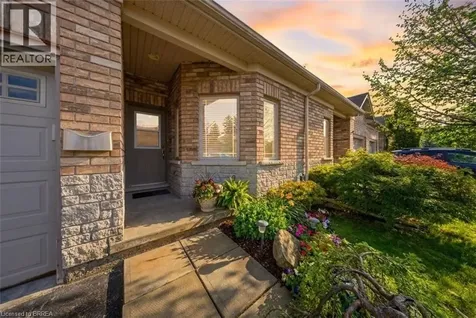 10 Cobblestone Drive Paris ON N3L 4G9