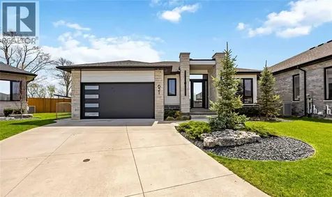 621 Mead Court Sarnia ON N7W 0B5