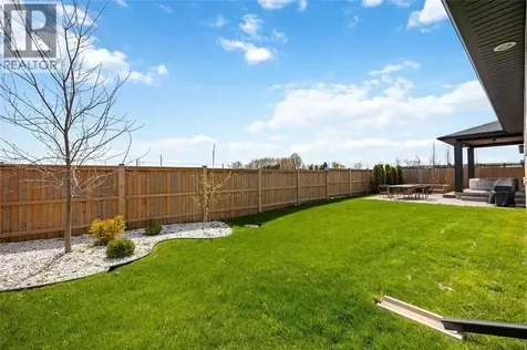 621 Mead Court Sarnia ON N7W 0B5