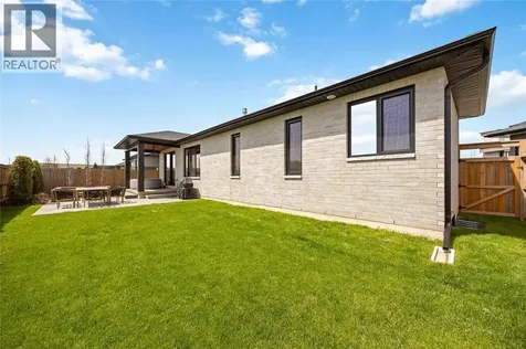 621 Mead Court Sarnia ON N7W 0B5