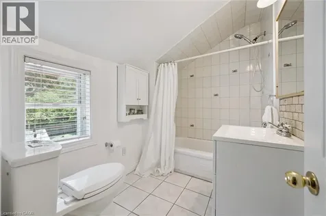 5 Victoria Avenue Cambridge ON N1S 1X2