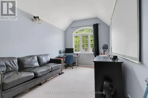 302 Oprington Place Kitchener ON N2N 3P3