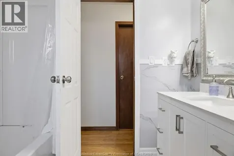 1646 Langlois Avenue Windsor ON N8X 4M5