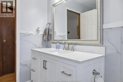 1646 Langlois Avenue Windsor ON N8X 4M5