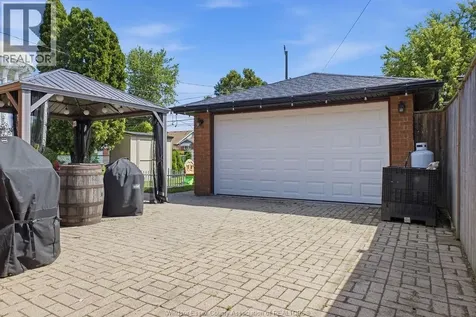1646 Langlois Avenue Windsor ON N8X 4M5