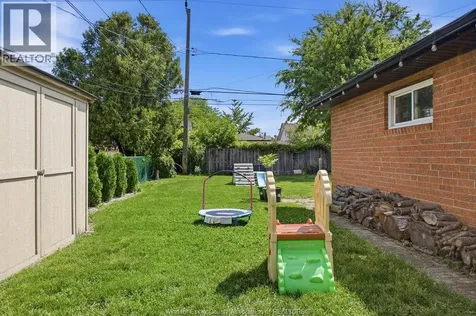 1646 Langlois Avenue Windsor ON N8X 4M5