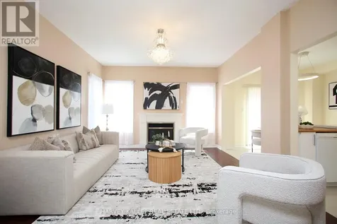 71 Mcnally Way Aurora ON L4G 7V2