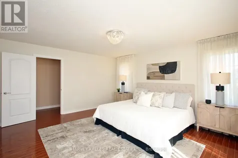 71 Mcnally Way Aurora ON L4G 7V2