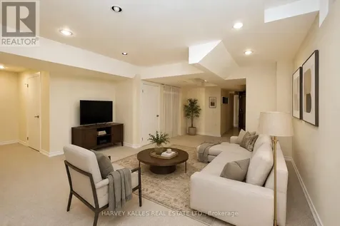71 Mcnally Way Aurora ON L4G 7V2