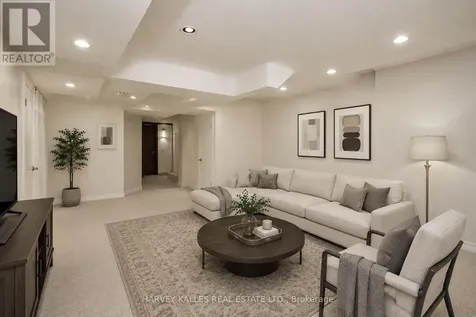 71 Mcnally Way Aurora ON L4G 7V2
