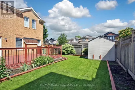 71 Mcnally Way Aurora ON L4G 7V2