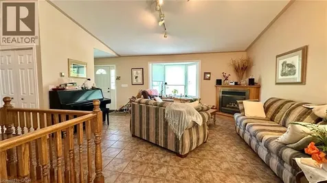 418 Lakeshore Road Selkirk ON N0A 1P0