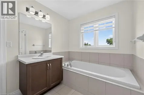 114 Dunrobin Lane Grimsby ON L3M 0H4