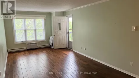 21 Liston Avenue Brockville ON K6V 6Z3