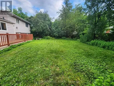 18 Vanier Drive Brockville ON K6V 3J5