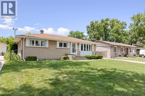 3425 Woodlawn Avenue Windsor ON N8W 2J4
