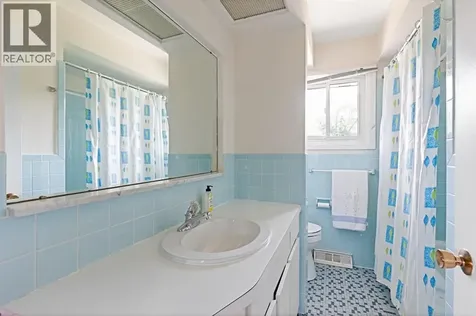 3425 Woodlawn Avenue Windsor ON N8W 2J4