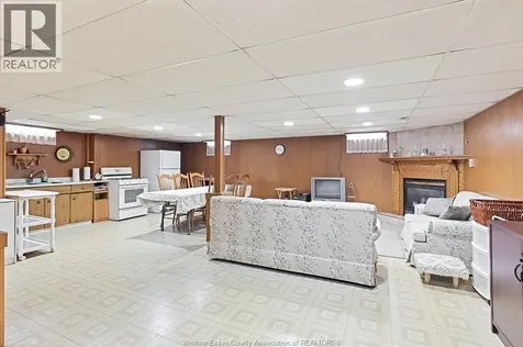 3425 Woodlawn Avenue Windsor ON N8W 2J4