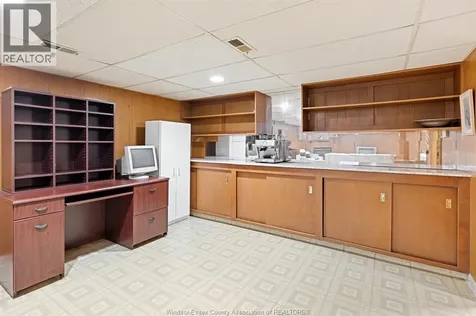 3425 Woodlawn Avenue Windsor ON N8W 2J4