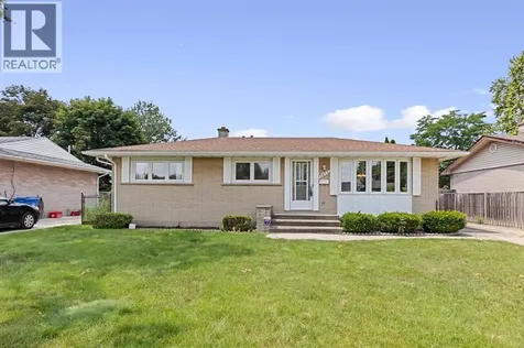 3425 Woodlawn Avenue Windsor ON N8W 2J4
