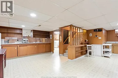 3425 Woodlawn Avenue Windsor ON N8W 2J4