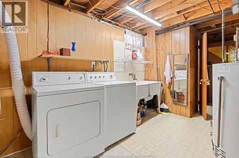 3425 Woodlawn Avenue Windsor ON N8W 2J4