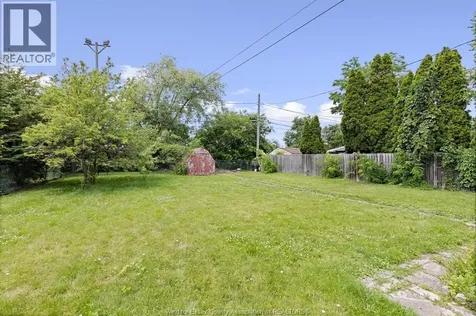 3425 Woodlawn Avenue Windsor ON N8W 2J4