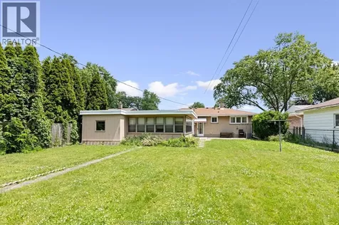 3425 Woodlawn Avenue Windsor ON N8W 2J4