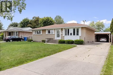 3425 Woodlawn Avenue Windsor ON N8W 2J4