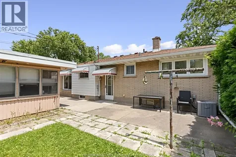 3425 Woodlawn Avenue Windsor ON N8W 2J4