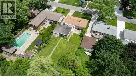 3425 Woodlawn Avenue Windsor ON N8W 2J4