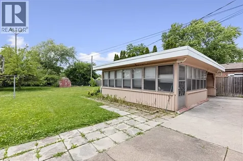 3425 Woodlawn Avenue Windsor ON N8W 2J4