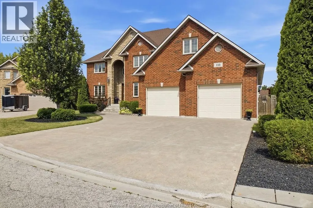 118 Remo Lakeshore ON N8L 0Z3