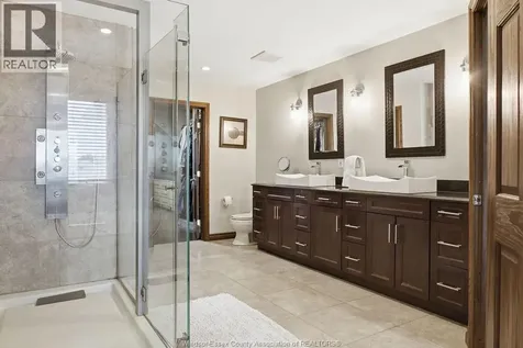 118 Remo Lakeshore ON N8L 0Z3
