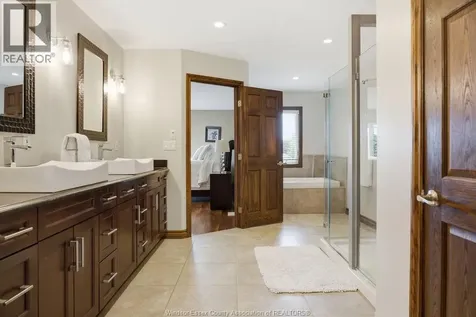 118 Remo Lakeshore ON N8L 0Z3