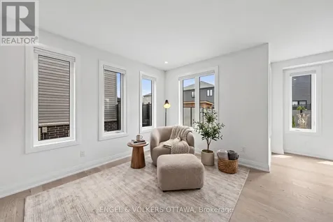 581 Bridgeport Avenue Ottawa ON K4M 0M4