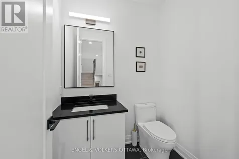 581 Bridgeport Avenue Ottawa ON K4M 0M4