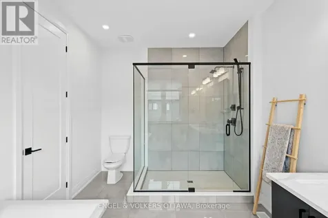 581 Bridgeport Avenue Ottawa ON K4M 0M4