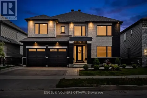 581 Bridgeport Avenue Ottawa ON K4M 0M4