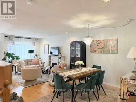 124 Landover Crescent Ottawa ON K2M 2W2