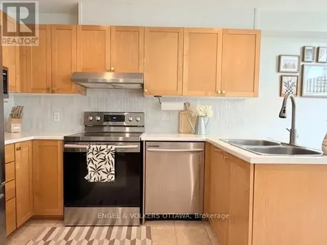 124 Landover Crescent Ottawa ON K2M 2W2