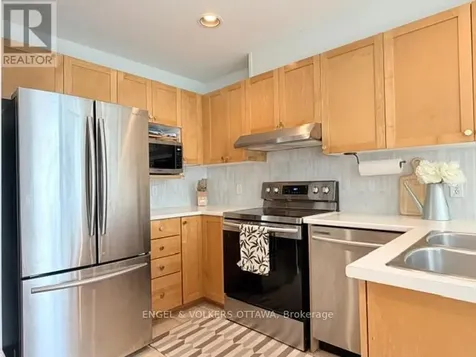 124 Landover Crescent Ottawa ON K2M 2W2